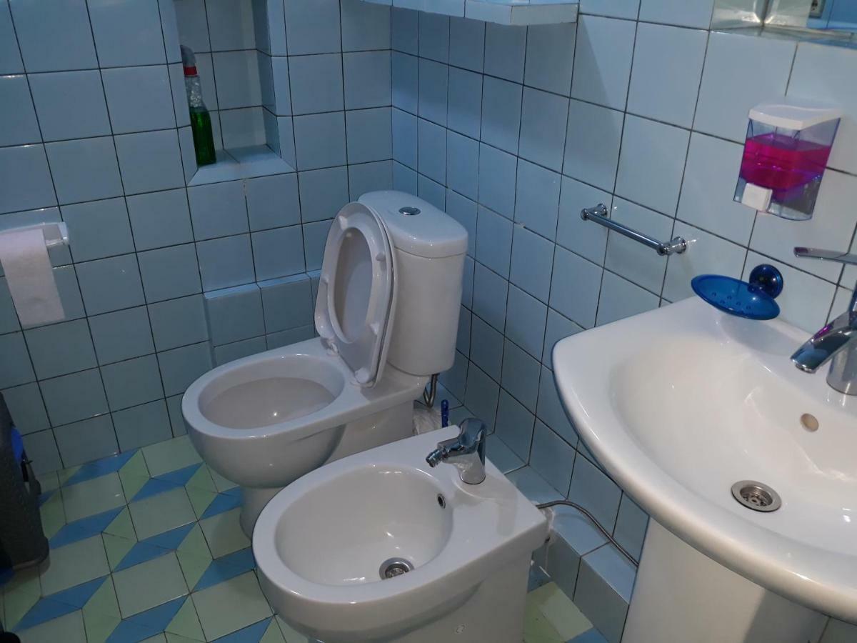 Nellie'S Apartment Батуми Екстериор снимка