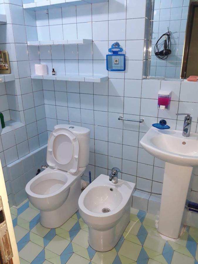 Nellie'S Apartment Батуми Екстериор снимка